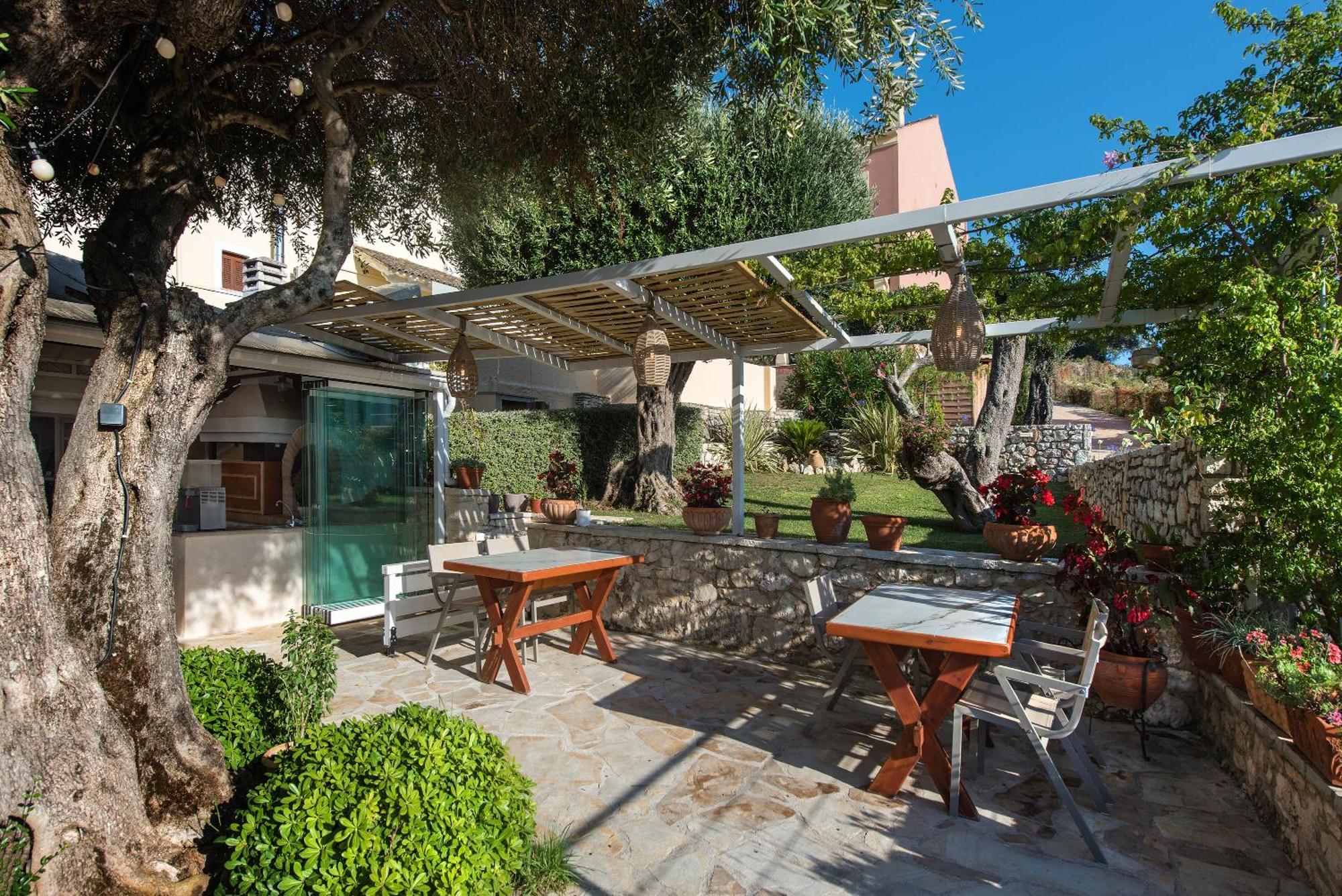 Lofos Hotel Kassiopi Exterior foto
